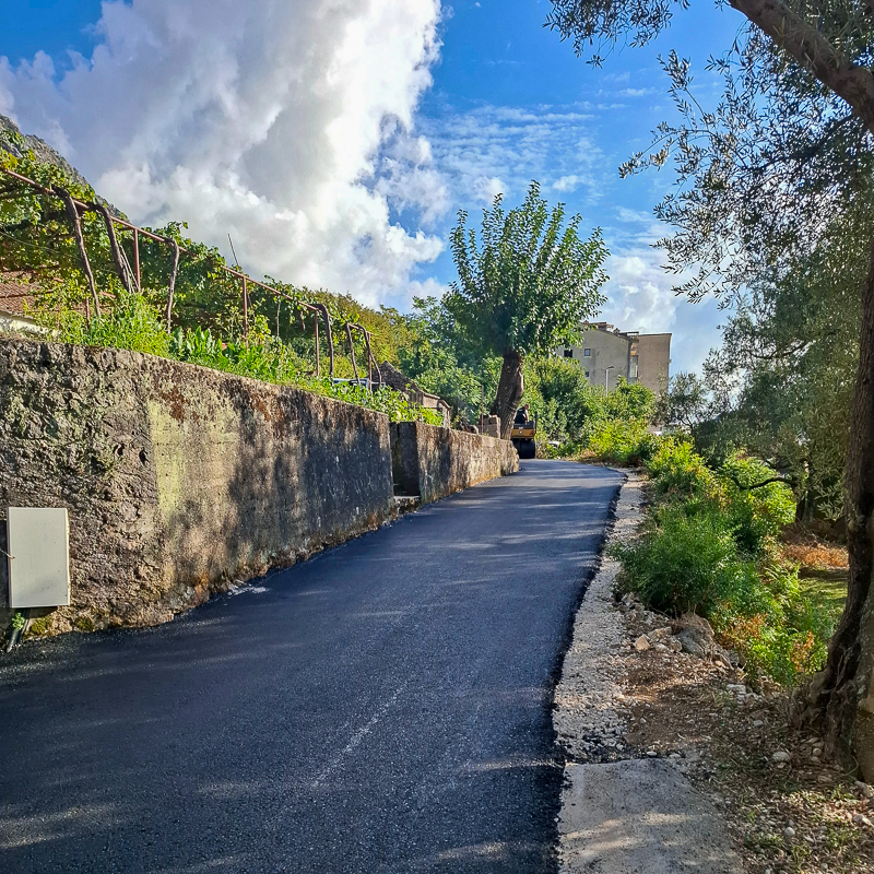 ASFALTIRANA ULICA NA SVETOJ VRAČI